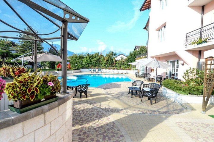 Pool Hotel