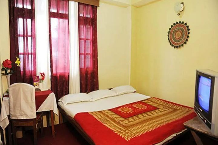Room 4 of 6