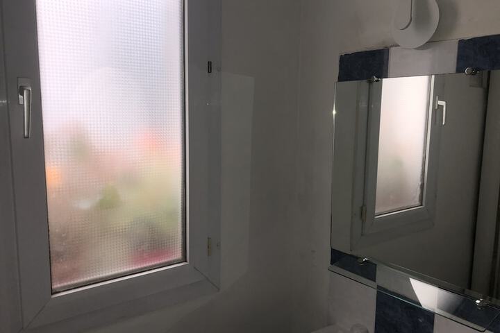 Room 30 of 42