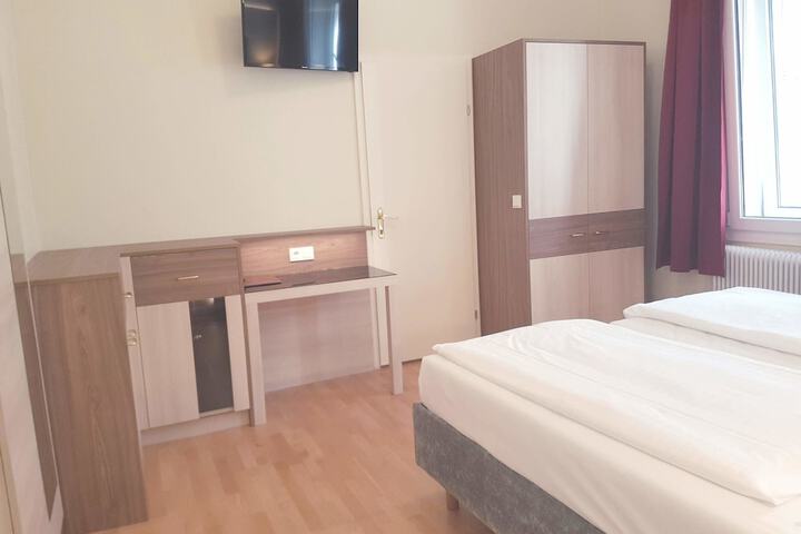 Room 54 of 133