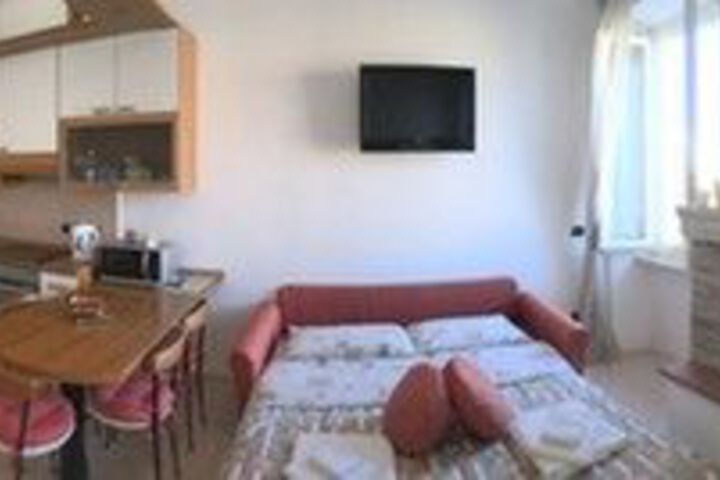 Room 199 of 499