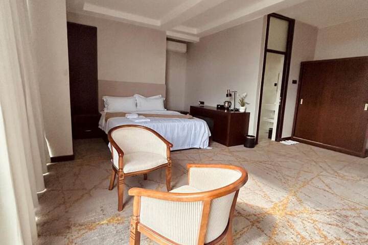 Room 2 of 11