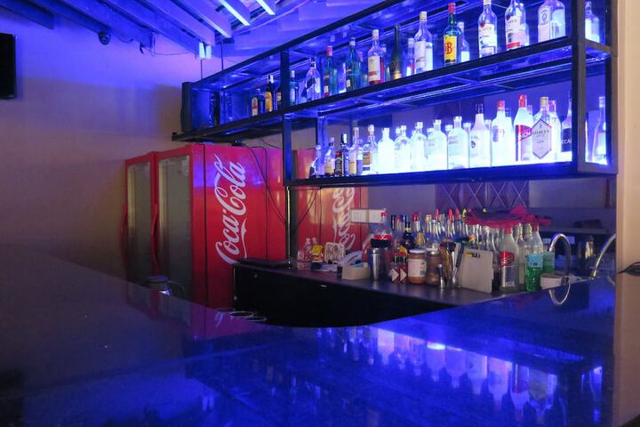 Lounge 62 of 69
