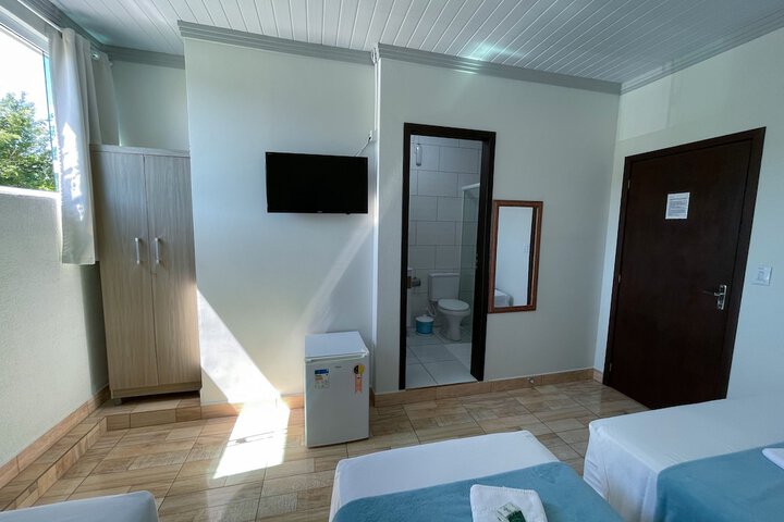 Room 17 of 40