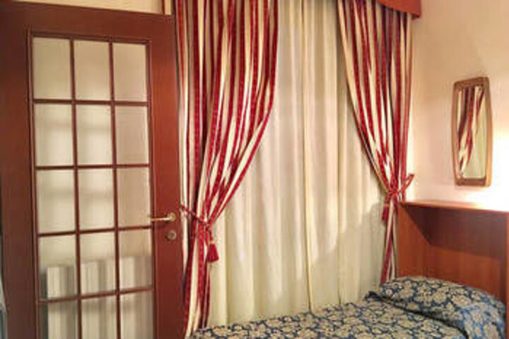 Room 17 of 53