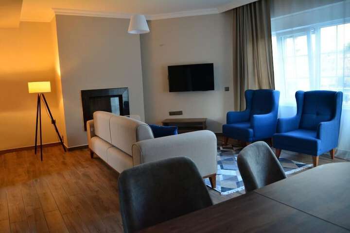 Room 11 of 24