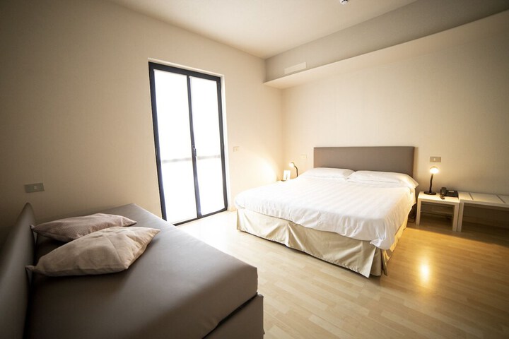 Room 16 of 42