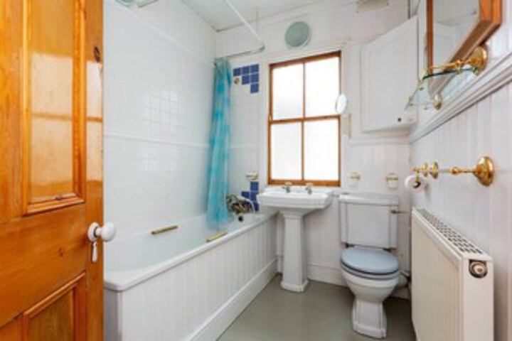 Room 4 of 19
