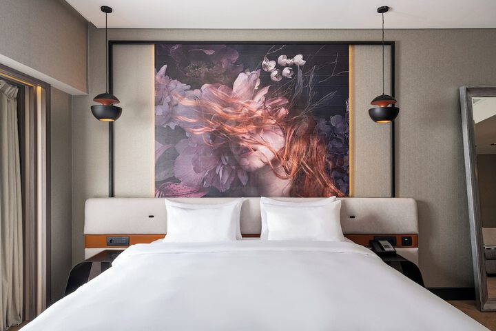 Room 47 of 214