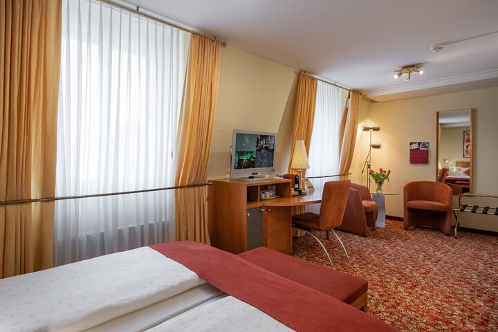 Room 42 of 132