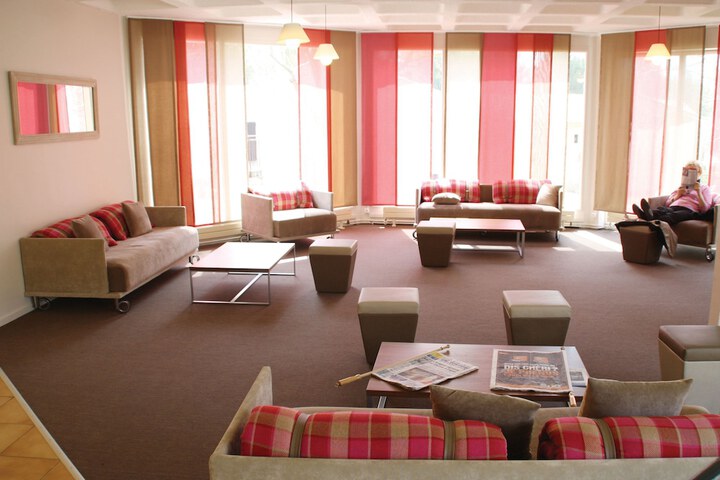 Entrance & Lobby