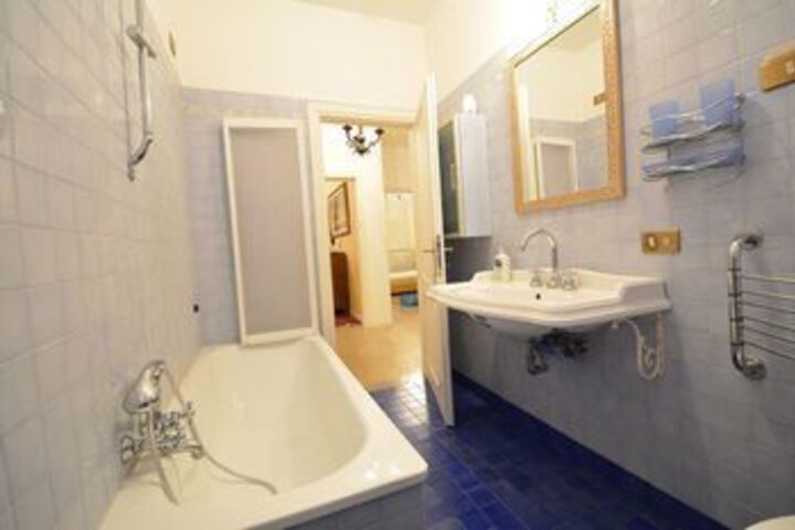Room 2 of 29