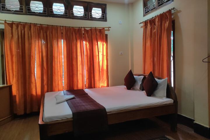 Room 3 of 6
