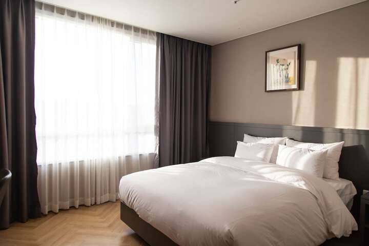 Room 3 of 48