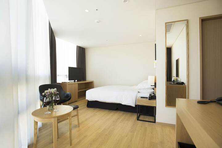 Room 19 of 66