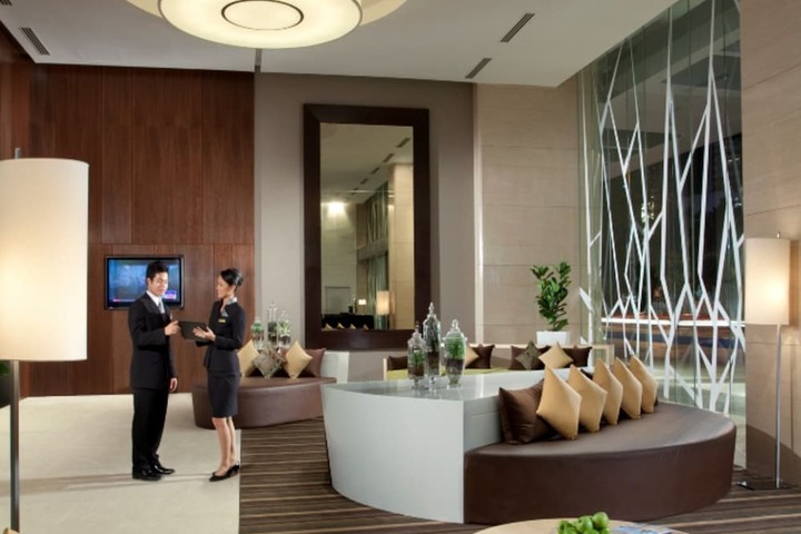 Entrance & Lobby