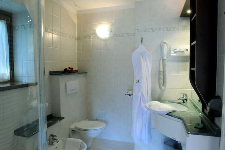 Room 15 of 44