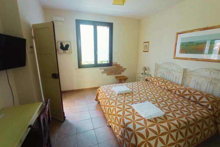 Room 9 of 30