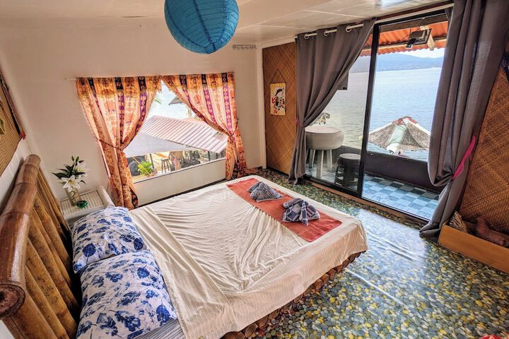 Room 13 of 52