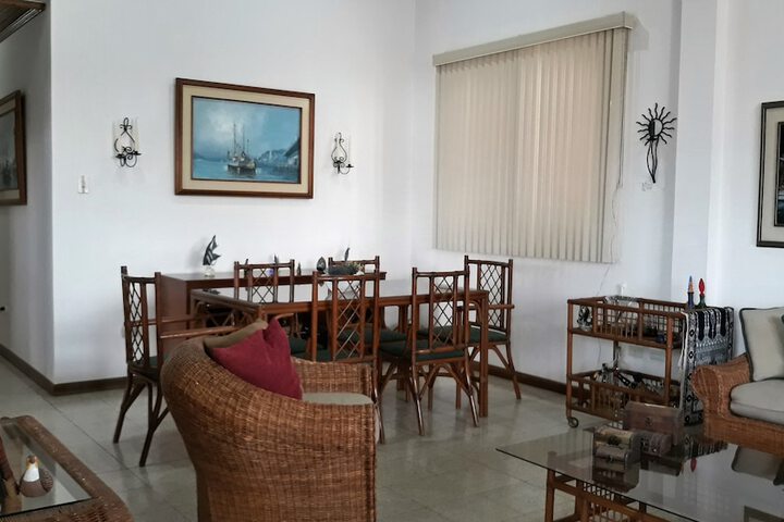 Room 9 of 34