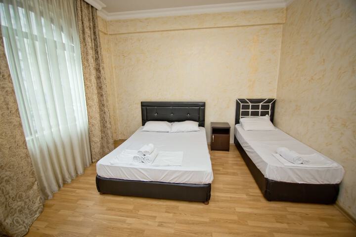 Room 13 of 93