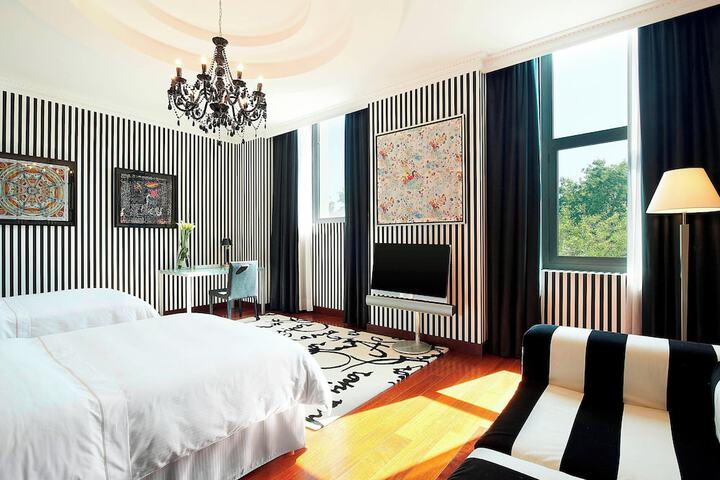 Room 12 of 52