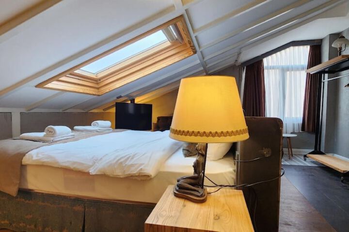 Room 16 of 63