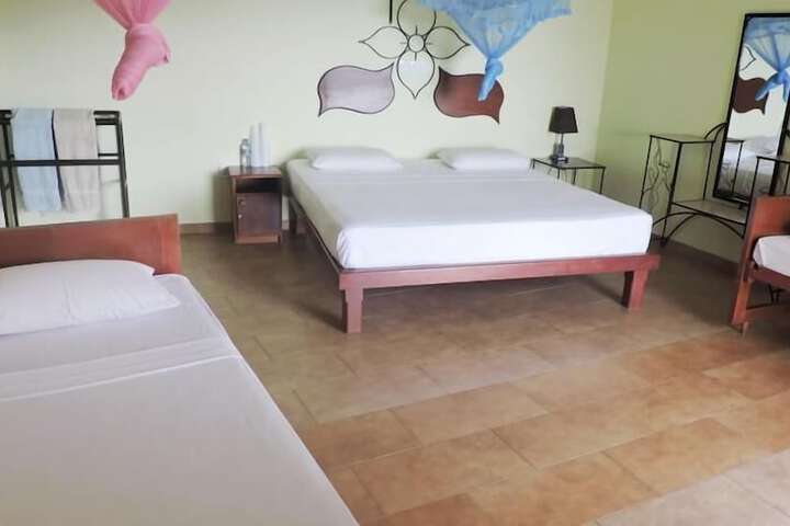 Room 10 of 26