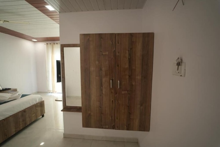 Room 4 of 21
