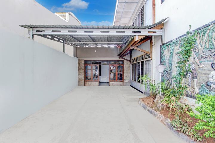Exterior of Hotel O Agung