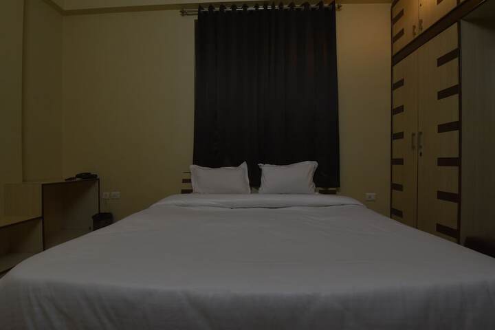 Room 32 of 94