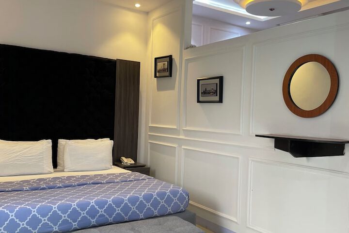 Room 70 of 288