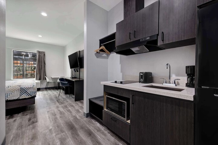 Room 8 of 23