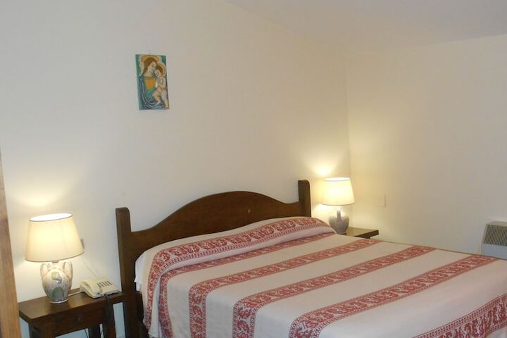 Room 18 of 90