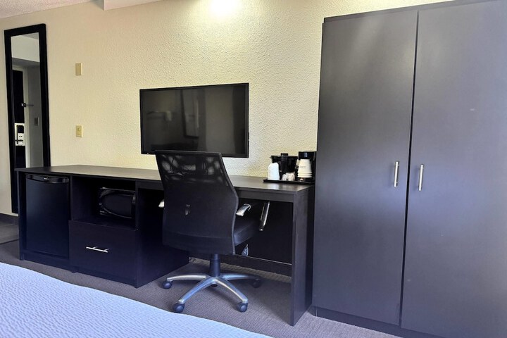 Room 42 of 95