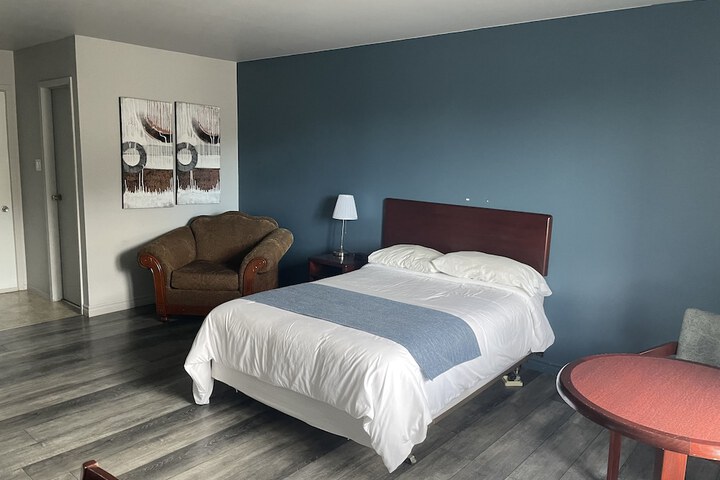 Room 21 of 38