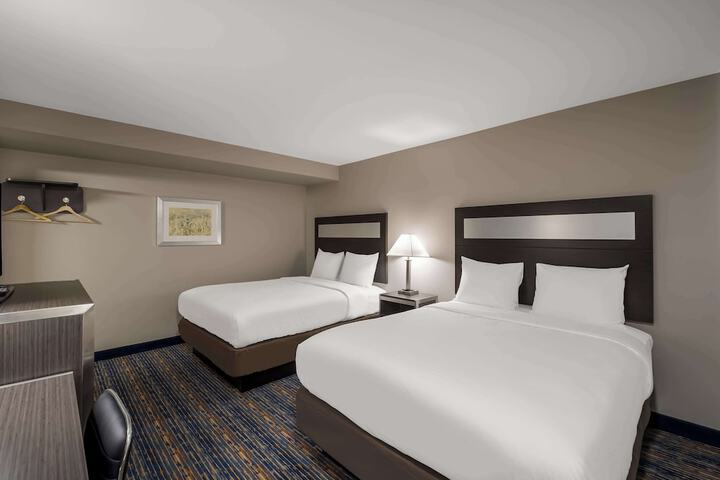 Room 4 of 30