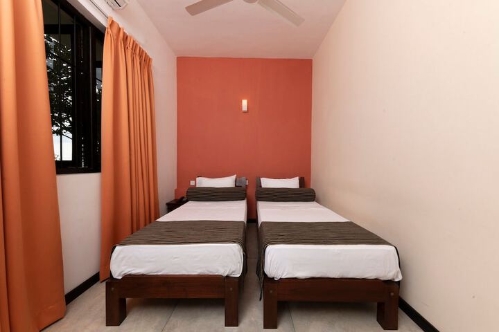 Room 8 of 74