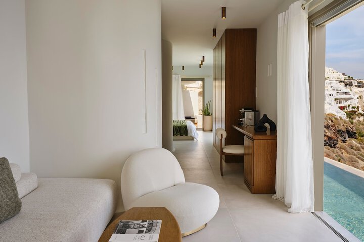 Room 42 of 203