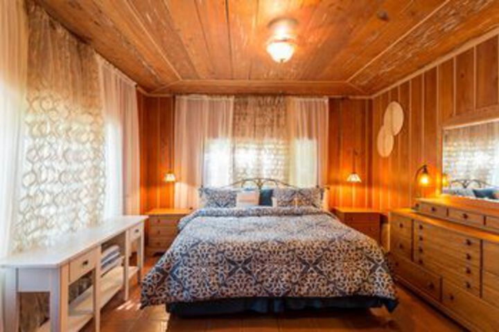 Room 12 of 17