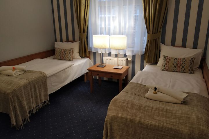 Room 10 of 70