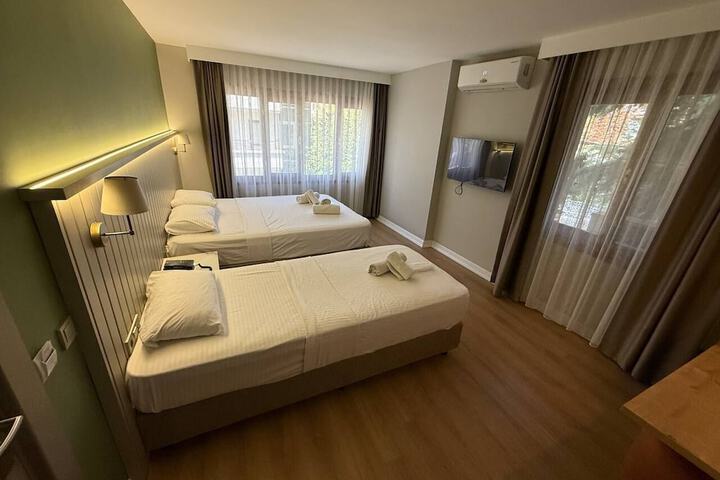 Room 28 of 222