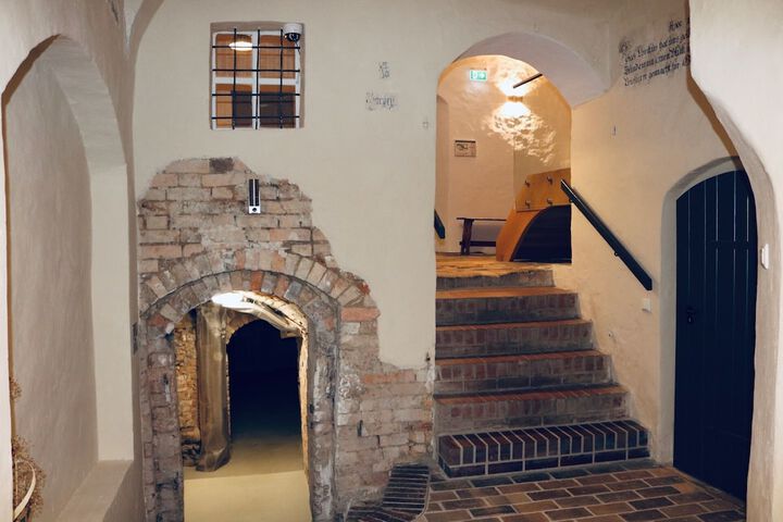 Hotel Interior 4 of 34