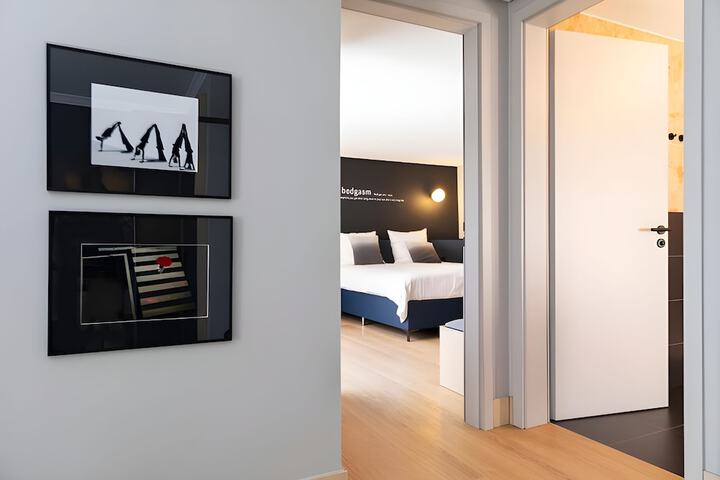 Room 11 of 65