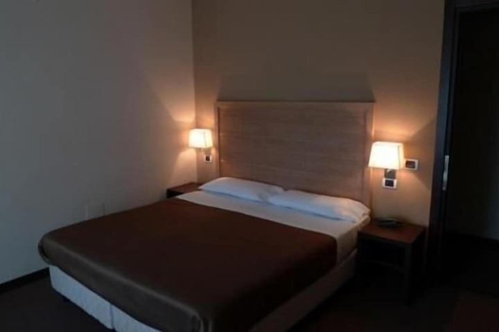Room 15 of 60