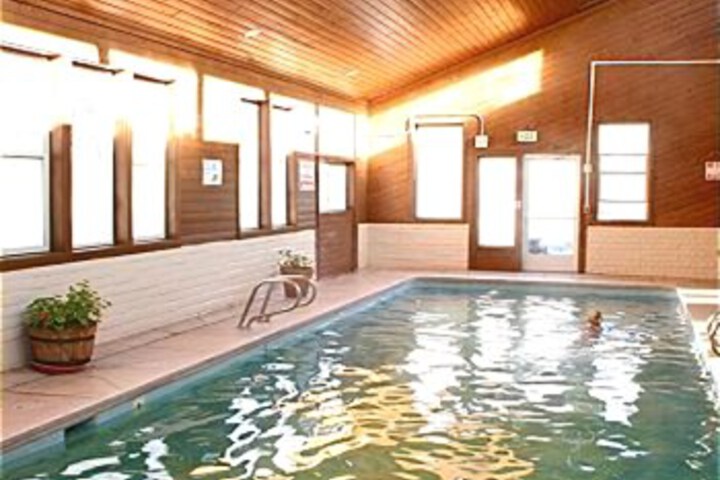 Pool 16 of 35