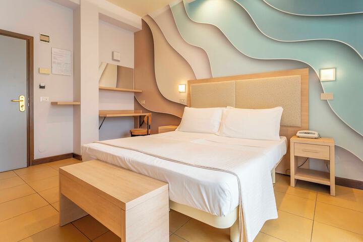 Room 7 of 40