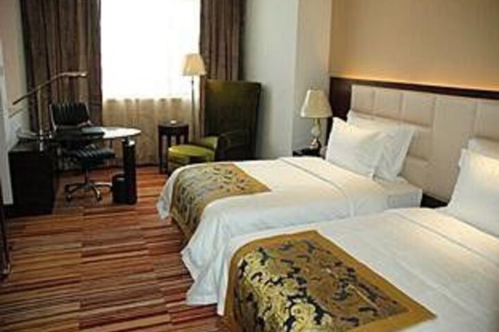 Room 4 of 24
