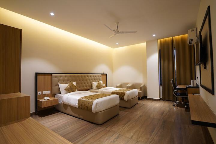 Room 12 of 49