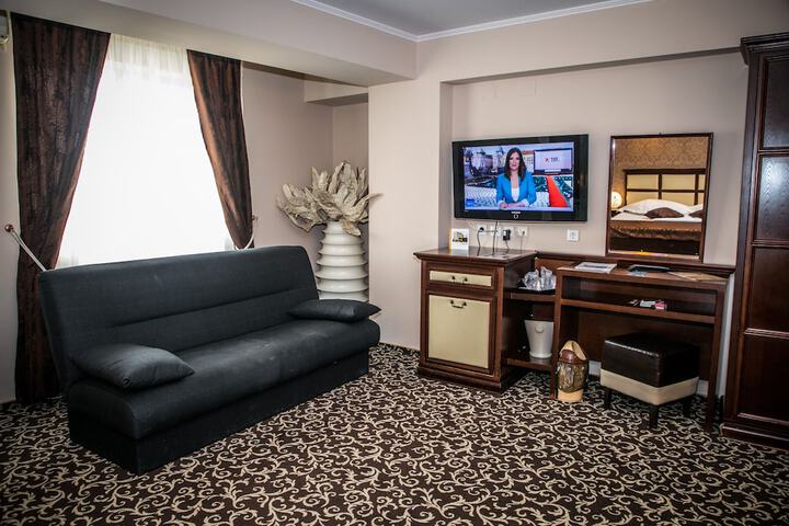 Room 27 of 68